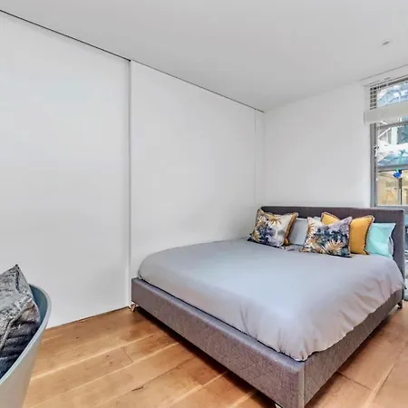 Apartment Interior-designer With 2 Terraces