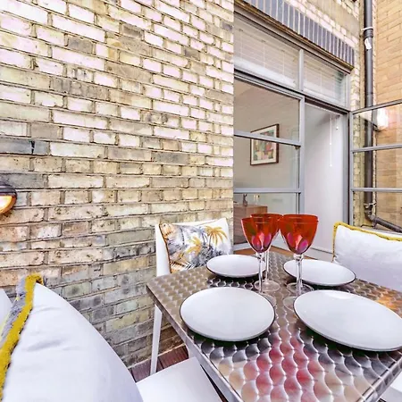 Apartment Interior-designer With 2 Terraces London