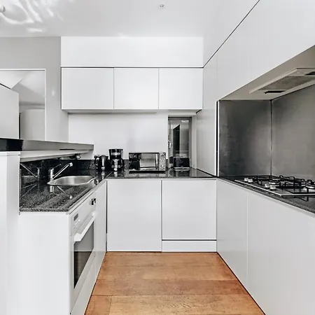 Interior-designer With 2 Terraces Apartment