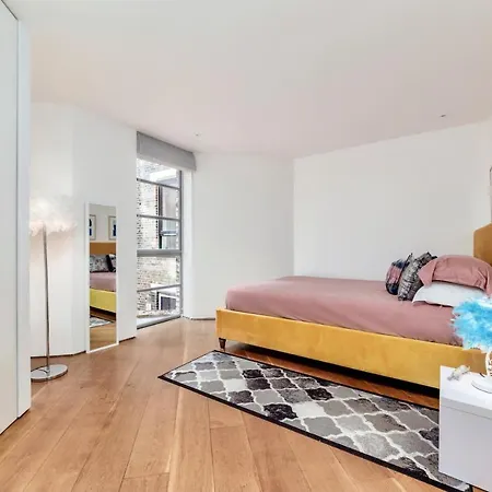 Interior-designer With 2 Terraces Apartment