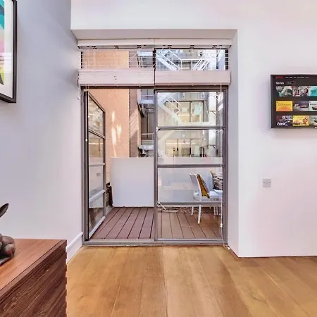 Interior-designer With 2 Terraces Apartment London