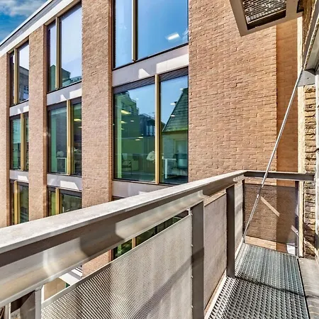 Interior-designer With 2 Terraces