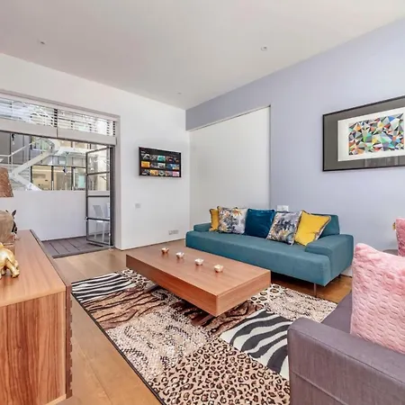 Interior-designer With 2 Terraces London