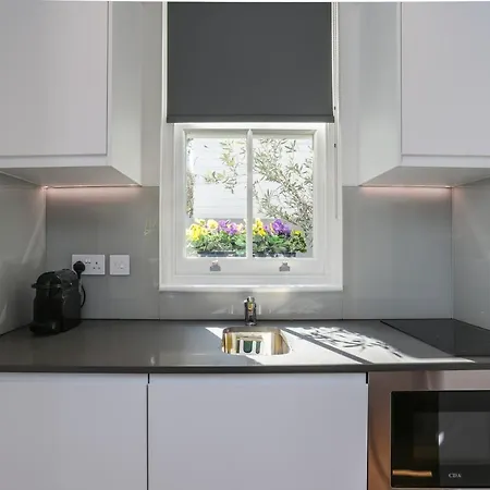 Inverness Terrace Serviced By Concept דירה