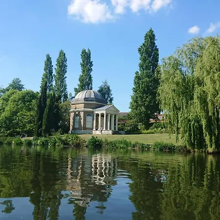 Tulana Taggs - Floating On Idyllic Island * Hampton Hill