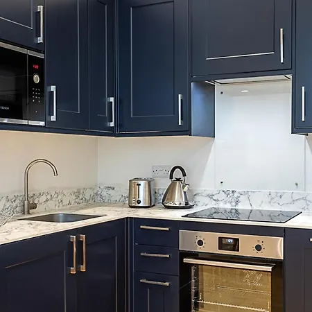 Modern Bayswater Flat Apartment