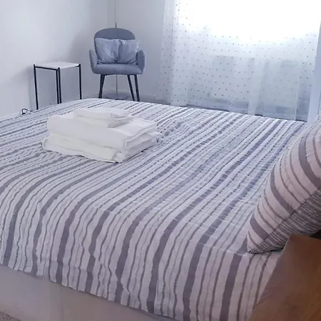 Lovely 2 Bedroom Flat In The Heart Of Water Wimbledon Apartment