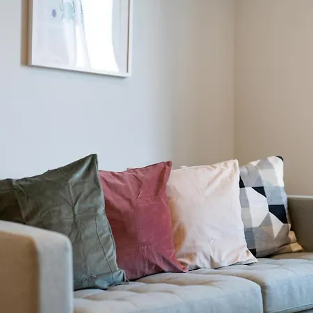 Cozy - Free Wifi And Parking Onsite Apartment