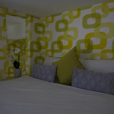 Large 2 Beds Flat Overlooking Clapham Common Park