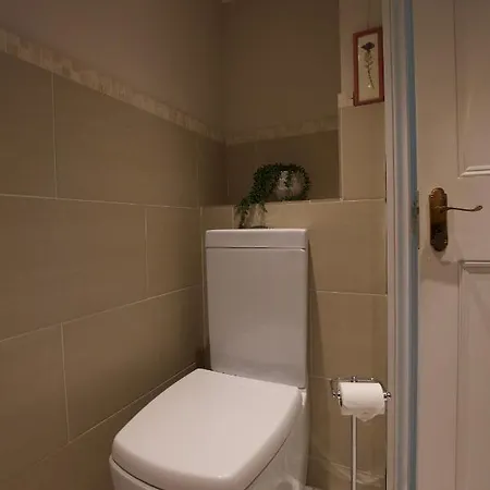 Large 2 Beds Flat Overlooking Clapham Common Park Apartment London