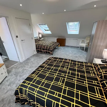 Hébergement de vacances Wembley Stadium 5 Star Brand New Luxury Sleeps 14 With Parking