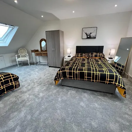 Wembley Stadium 5 Star Brand New Luxury Sleeps 14 With Parking Hébergement de vacances