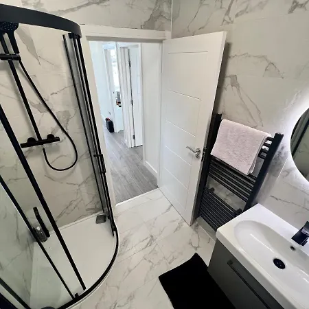 Wembley Stadium 5 Star Brand New Luxury Sleeps 14 With Parking Londres