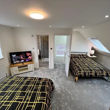 Wembley Stadium 5 Star Brand New Luxury Sleeps 14 With Parking Hébergement de vacances