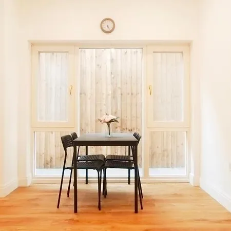 Phlox Garden Apartment Sutton (Greater London)