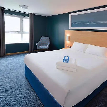 Travelodge Airport Hotel