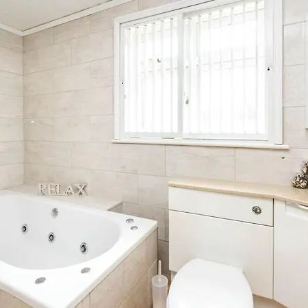 Holiday home Jones Real Escapes Retreat