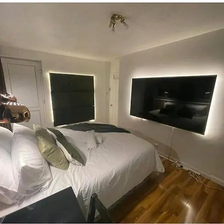 R3 Superking Sized Bed & 75