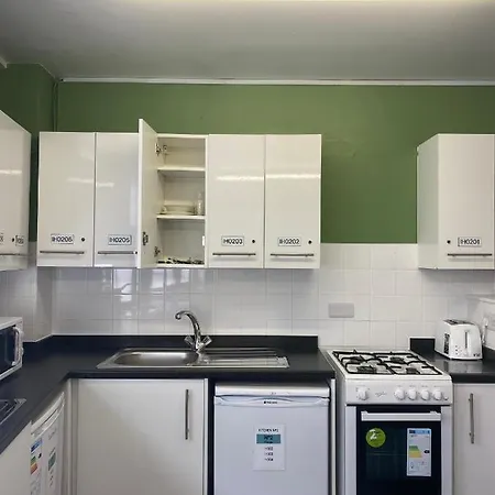 Pensión Charming For Students Only, Cricklewood Lane - Sk Londres