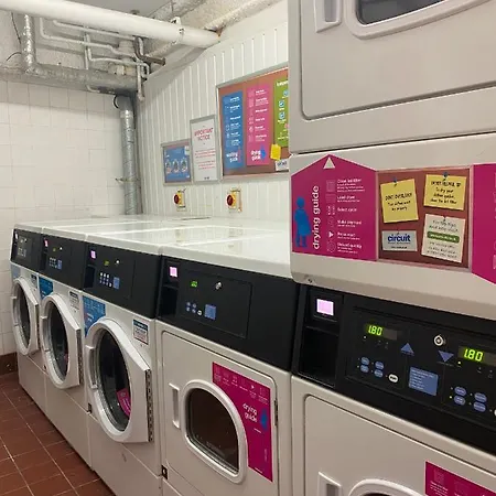 Charming For Students Only, Cricklewood Lane - Sk London