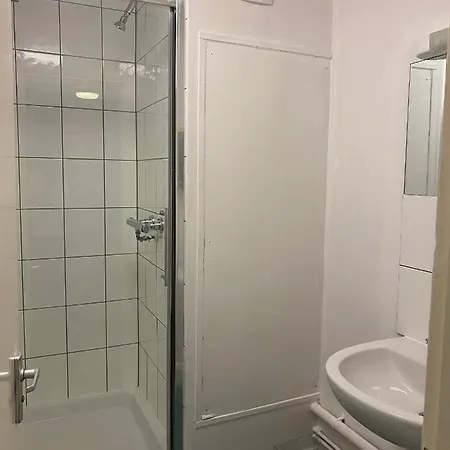Charming For Students Only, Cricklewood Lane - Sk Londres