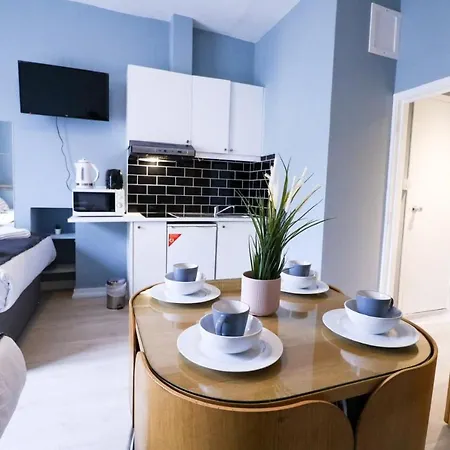 Superb Next To Hyde Park Apartment