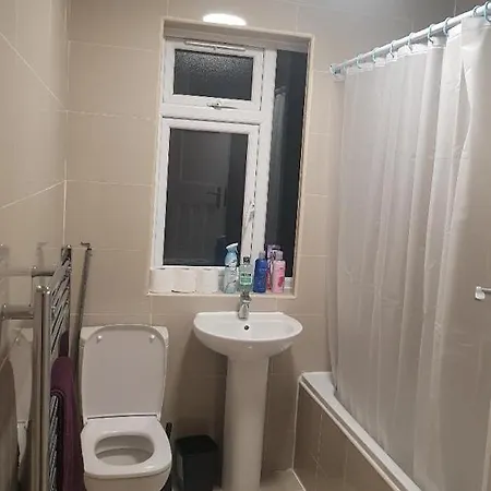Apartment Cosy Relaxing 4 Bed With 2 Parking Space