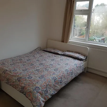 Cosy Relaxing 4 Bed With 2 Parking Space * Hatch End