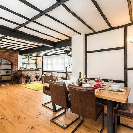 Holiday home Jones Real Escapes Retreat