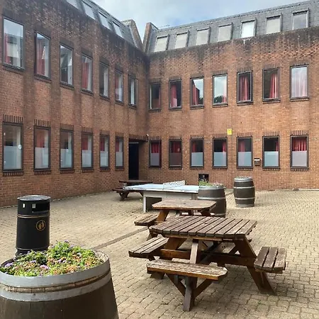 Charming For Students Only, Cricklewood Lane - Sk * Londres