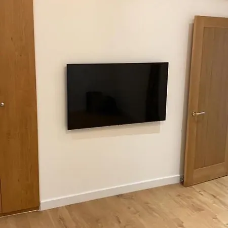 Newly Refurbished Flat In Camberwell, London