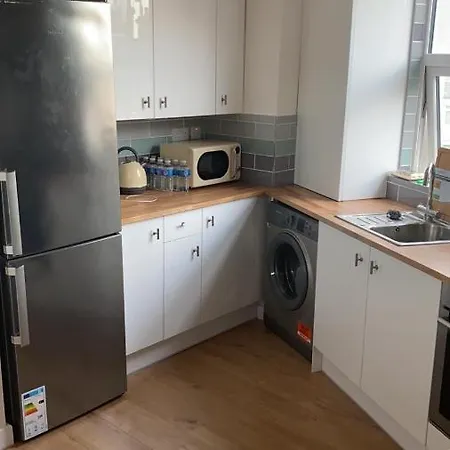 Newly Refurbished Flat In Camberwell, * London