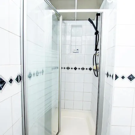Holiday home Ultimate Comfort 4-bedroom Property For 7 People Bromley