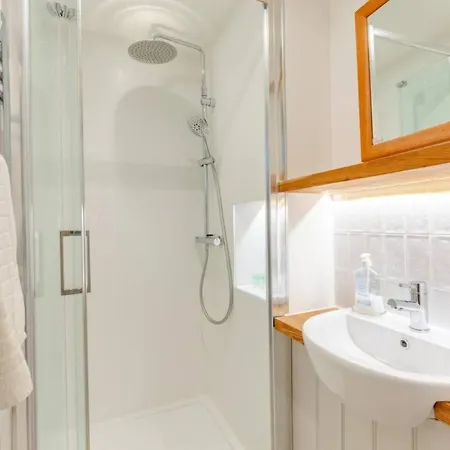 Cosy 1 Bedroom Near Wimbledon Station Apartment *