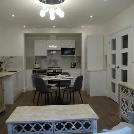 Apartment 64 Avonmore Olympia Kensington Boutique