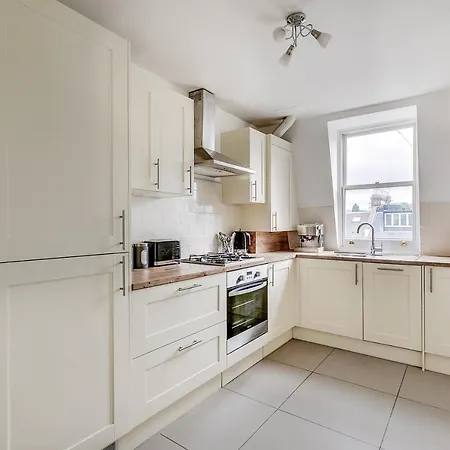 Modern 2 Bed In Central London, Kensington London
