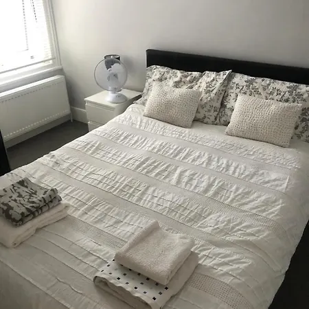 Apartment Great 4 Bedroom In Tooting *