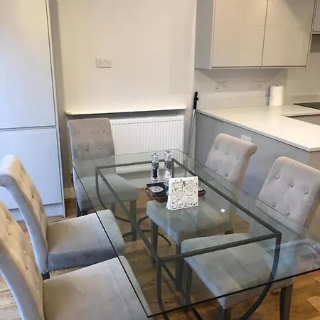 Great 4 Bedroom In Tooting *