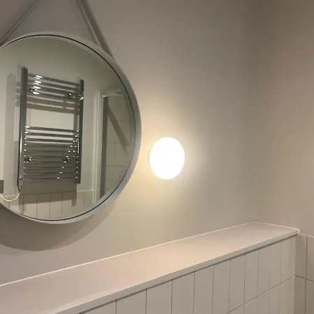 New Luxury Cyberpunk 1bed Studio Serviced Notting Hill Free Wifi & Netflix Location Perfect For Solo & Coupled Guests Apartment *