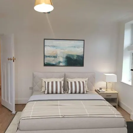 Cosmopolitan Paradise 'by Ellogan' Apartment *