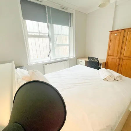 Guest house 72 Tottenham Court Road *