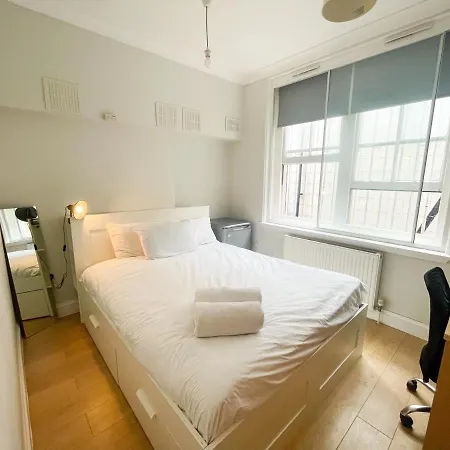 Guest house 72 Tottenham Court Road *