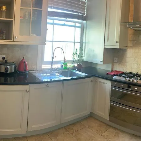 1st Floor Luxury 2 Bedroom 1 Bathroom Hampstead * London