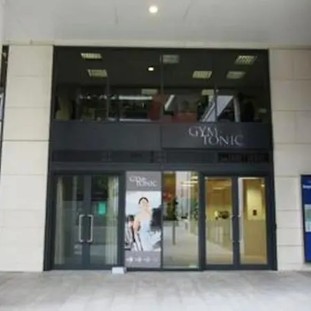 Thames View Apartment, Imperial Wharf