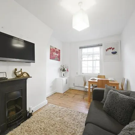 Modern Deluxe Camberwell Denmark London