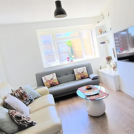 Modern 2-bedroom Flat Near Chelsea *
