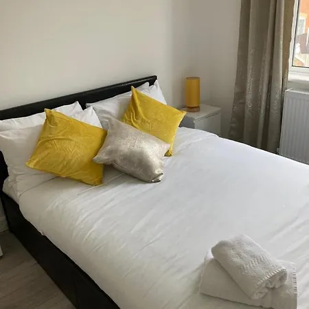 Gresham - Close To Excel, Contractors, Relocators, Paid Parking *