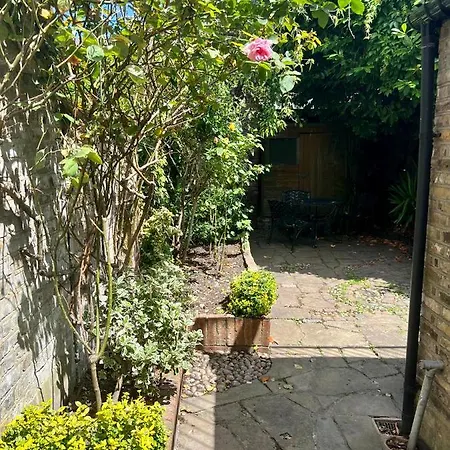 Holiday home Family With Garden In The Heart Of Hampstead London
