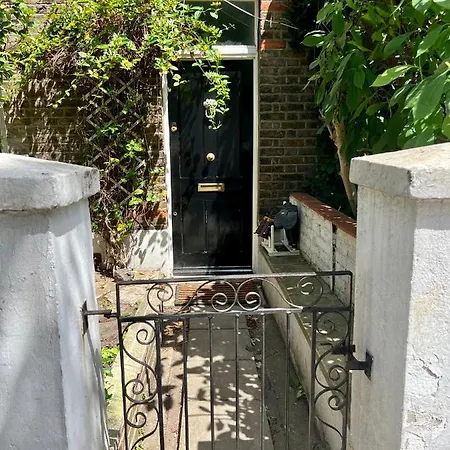 Holiday home Family With Garden In The Heart Of Hampstead