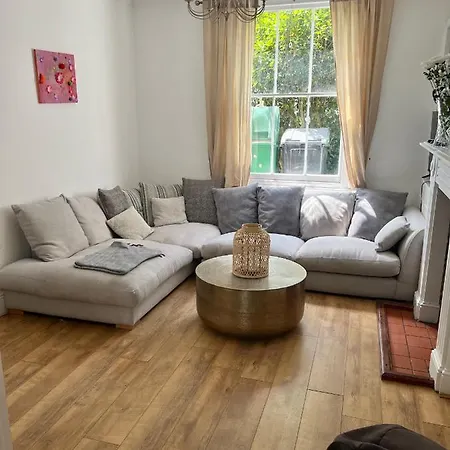 Family With Garden In The Heart Of Hampstead London